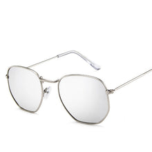 Load image into Gallery viewer, LeonLion Metal Classic Vintage Women Sunglasses