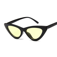Load image into Gallery viewer, Vintage Cateye Sunglasses