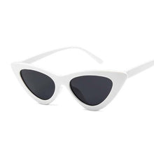 Load image into Gallery viewer, Vintage Cateye Sunglasses